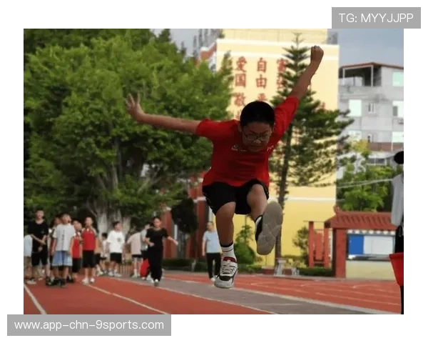 赛场上那些令人热血沸腾的瞬间！，热血沸腾的比赛